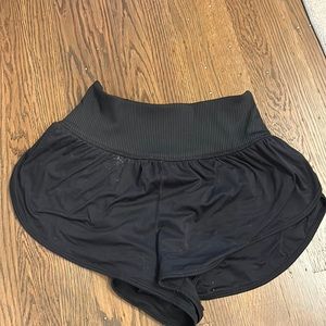 FREE PEOPLE ACTIVE WORKOUT SHORTS